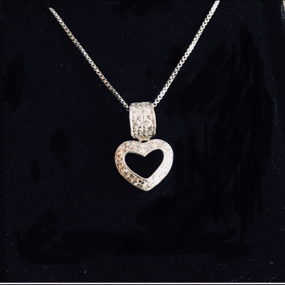 Beautiful Diamond Pendant